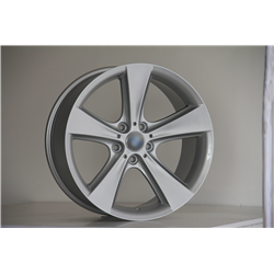 Rear W714-4 BMW Silver R18x9.5J 5x120mm 74.1